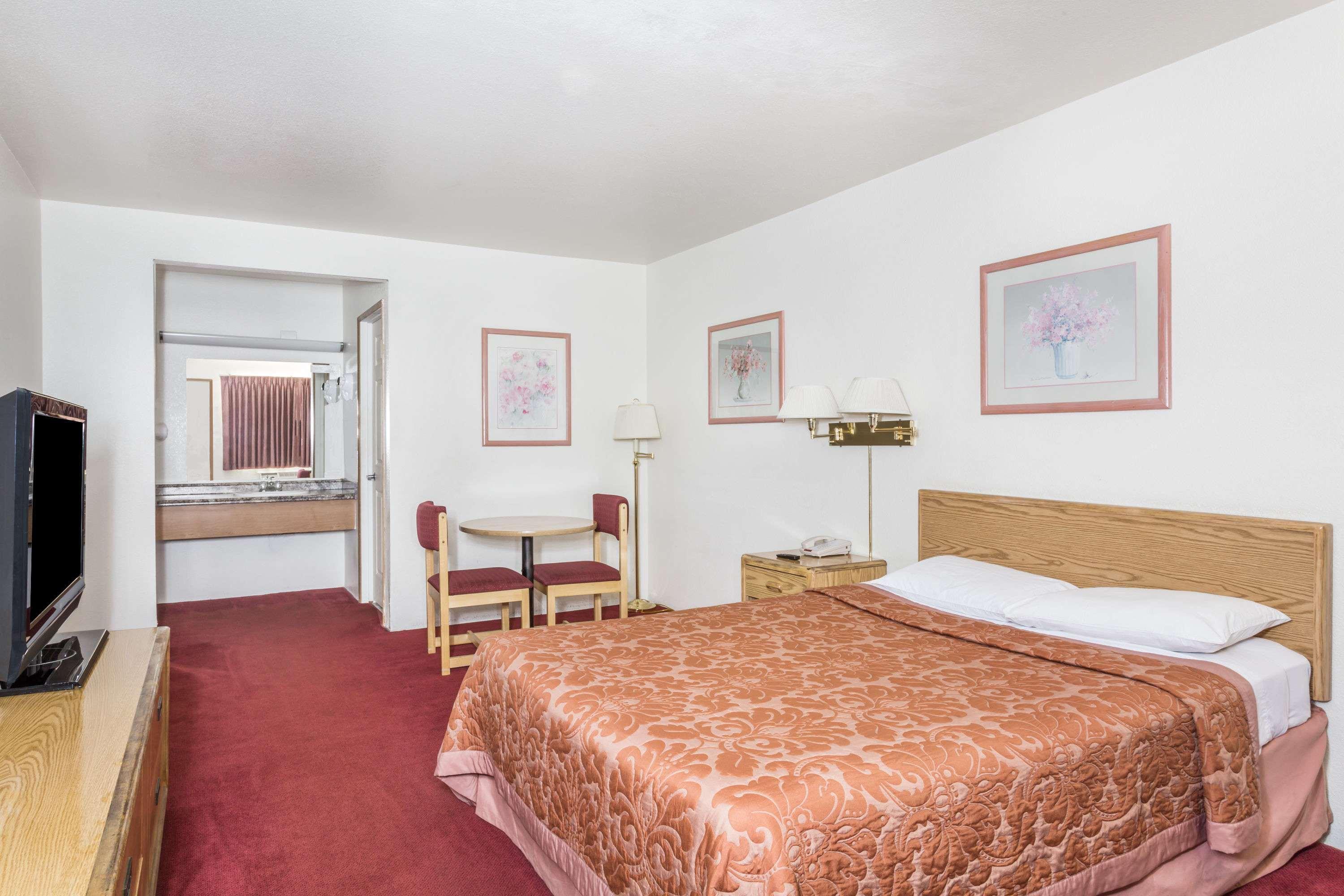 Super 8 By Wyndham Phoenix Metro North Esterno foto
